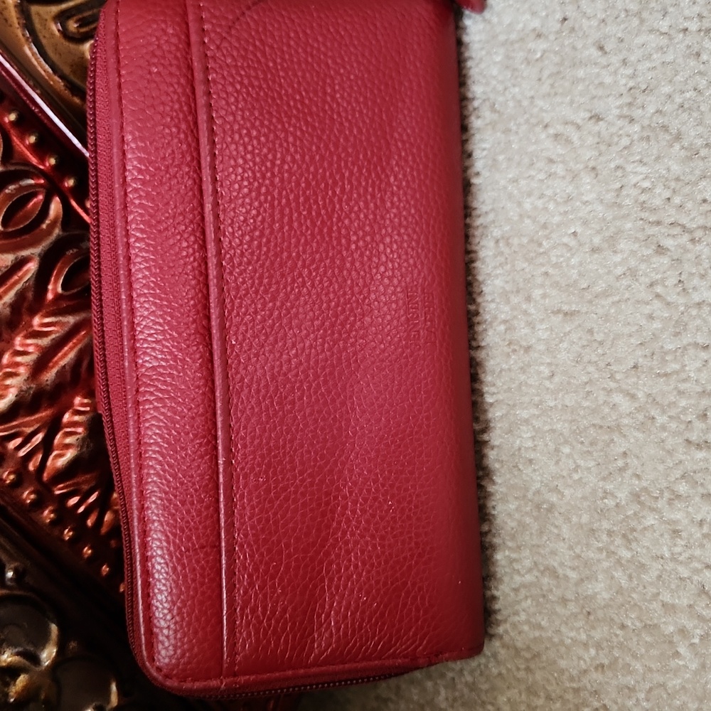 Red Wallet - Picture 3 of 10